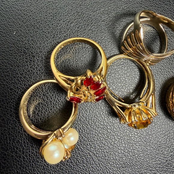 Set of Vintage Gold Tone Statement Ring Lot (7) - Picture 16 of 16